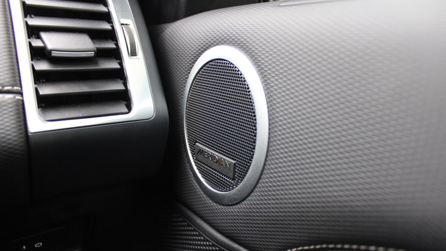 Used Land Rover Discovery 2024 for sale - 76635392: Photo 24