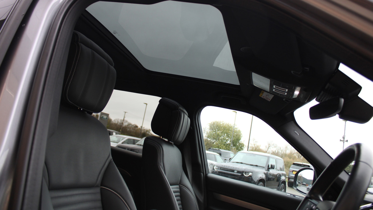 Used Land Rover Discovery 2024 for sale - 76635392: Photo 26