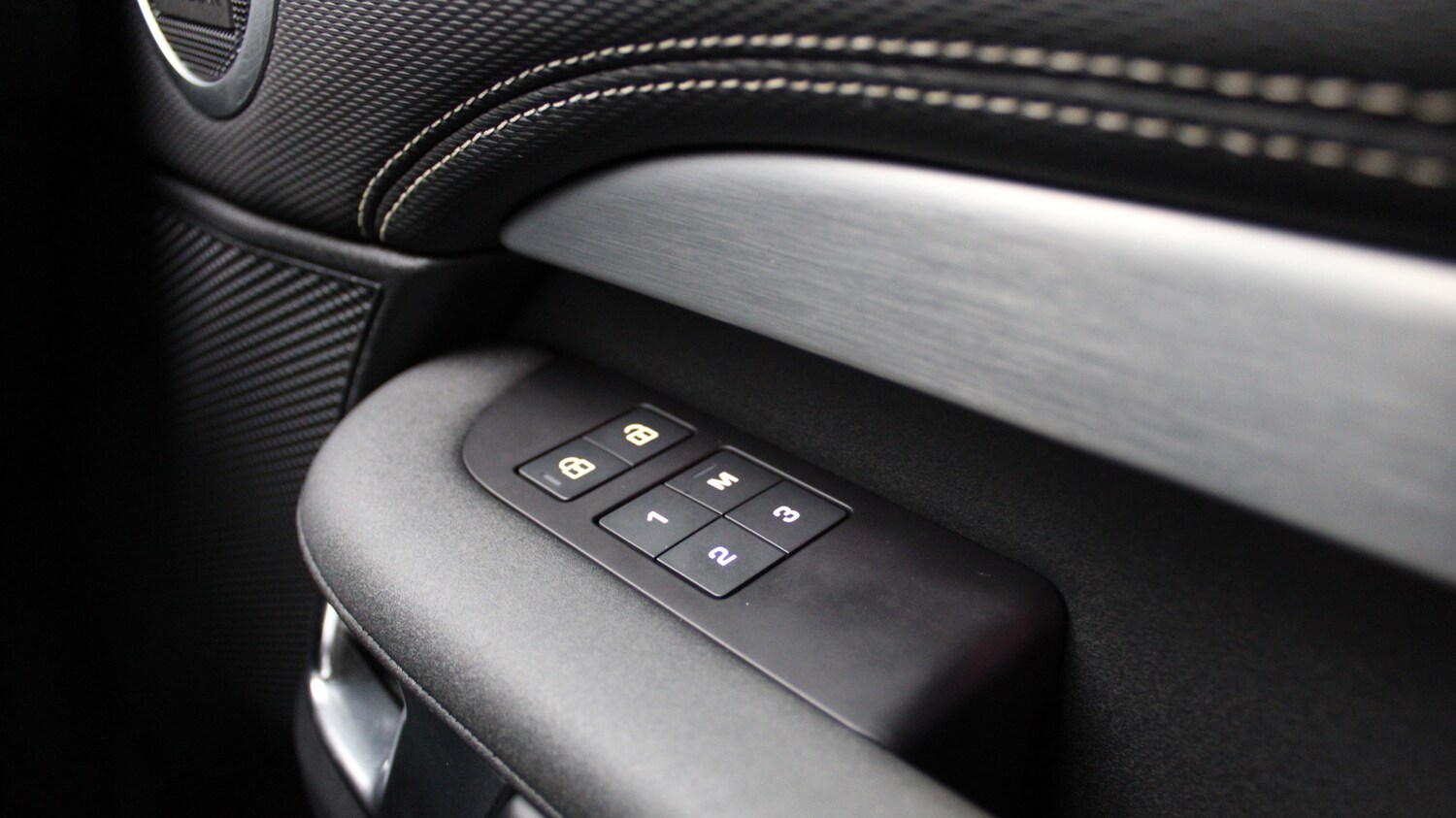 Used Land Rover Discovery 2024 for sale - 76635392: Photo 27