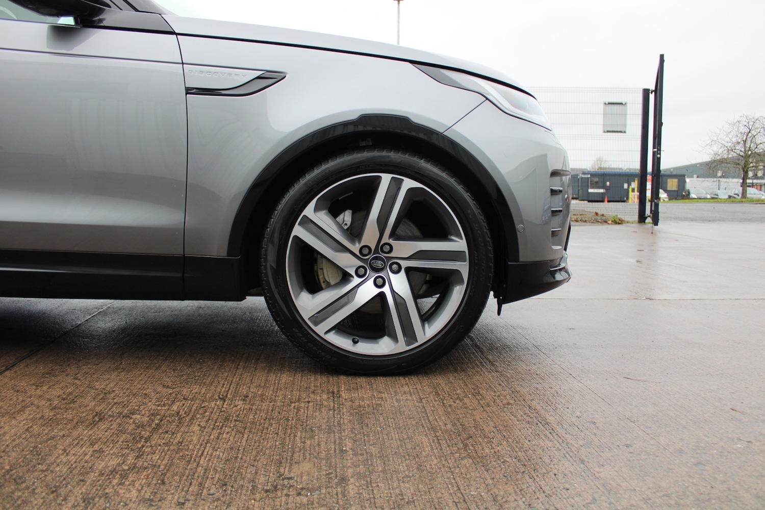 Used Land Rover Discovery 2024 for sale - 76635392: Photo 8