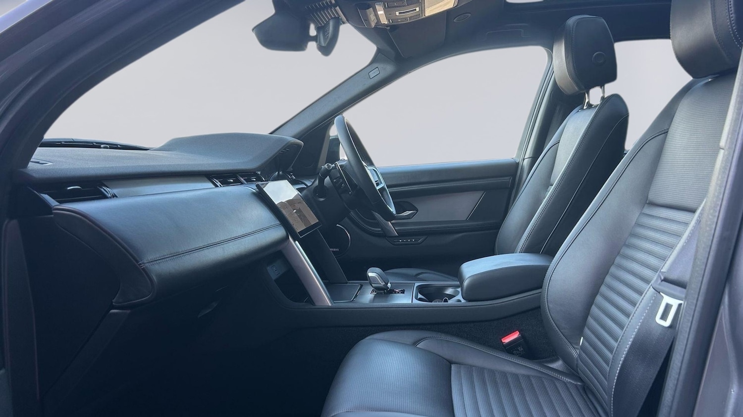 Used Land Rover Discovery Sport 2025 for sale - 78088065: Photo 3