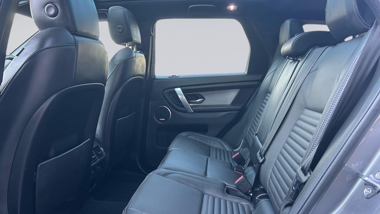 Used Land Rover Discovery Sport 2025 for sale - 78088065: Photo 4