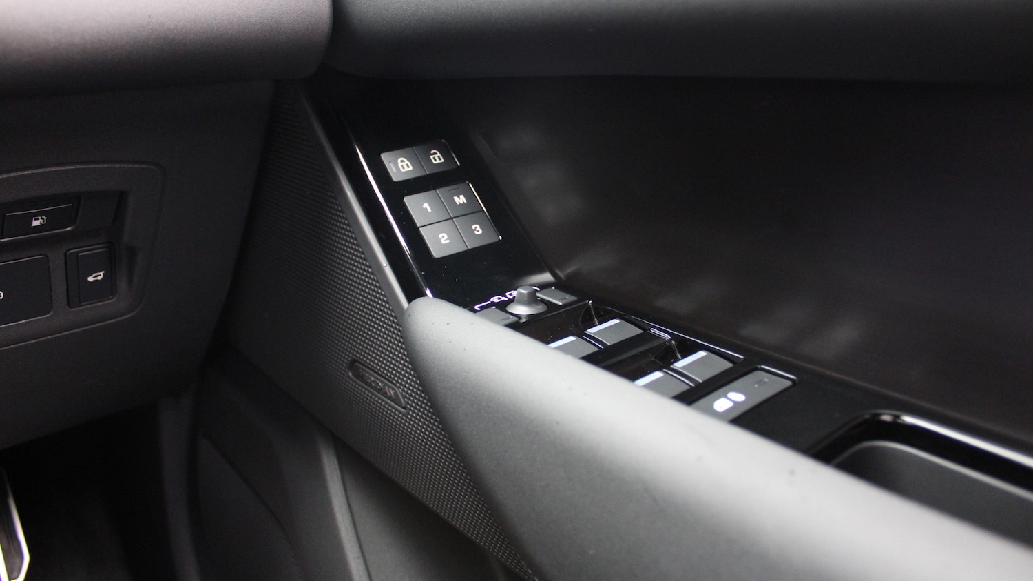 Used Land Rover Range Rover Velar 2025 for sale - 76139685: Photo 25