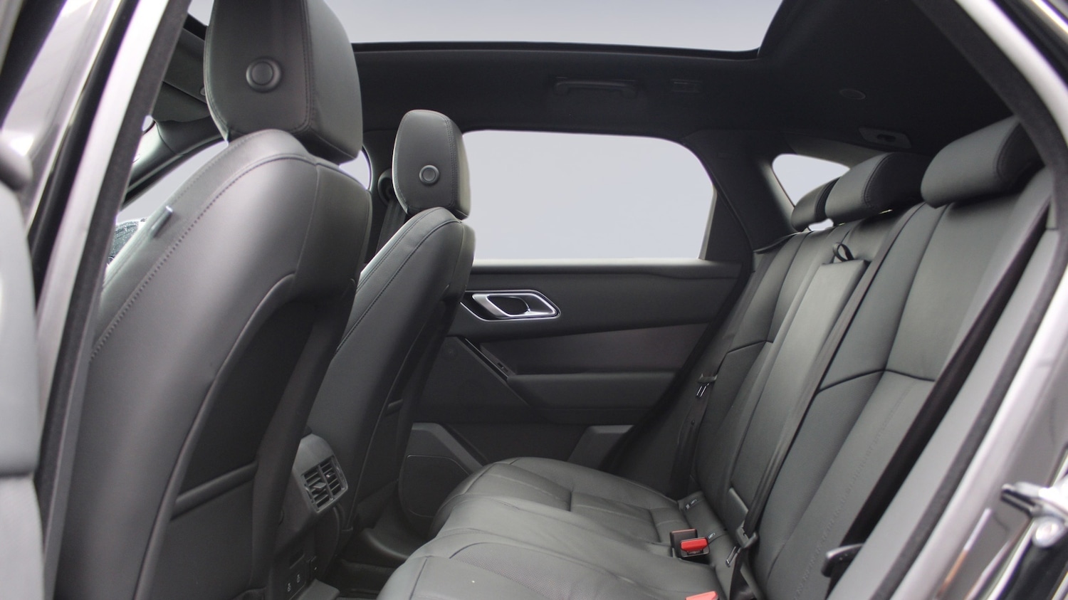 Used Land Rover Range Rover Velar 2025 for sale - 76139685: Photo 4