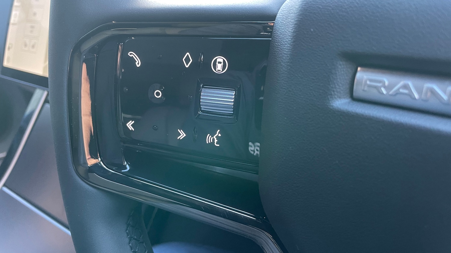 Used Land Rover Range Rover Velar 2025 for sale - 76837675: Photo 24