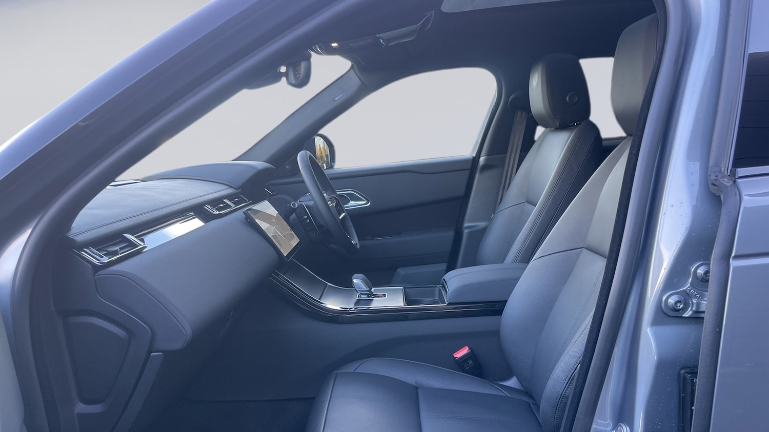 Used Land Rover Range Rover Velar 2025 for sale - 76837675: Photo 3