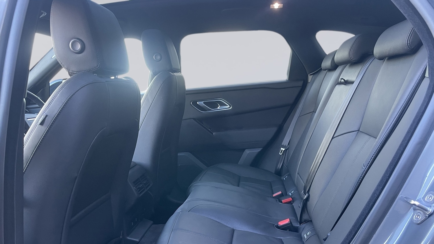 Used Land Rover Range Rover Velar 2025 for sale - 76837675: Photo 4