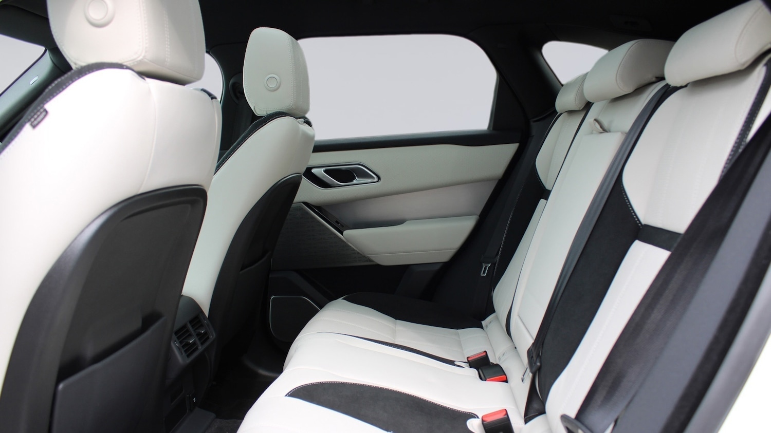 Used Land Rover Range Rover Velar 2021 for sale - 76061666: Photo 4