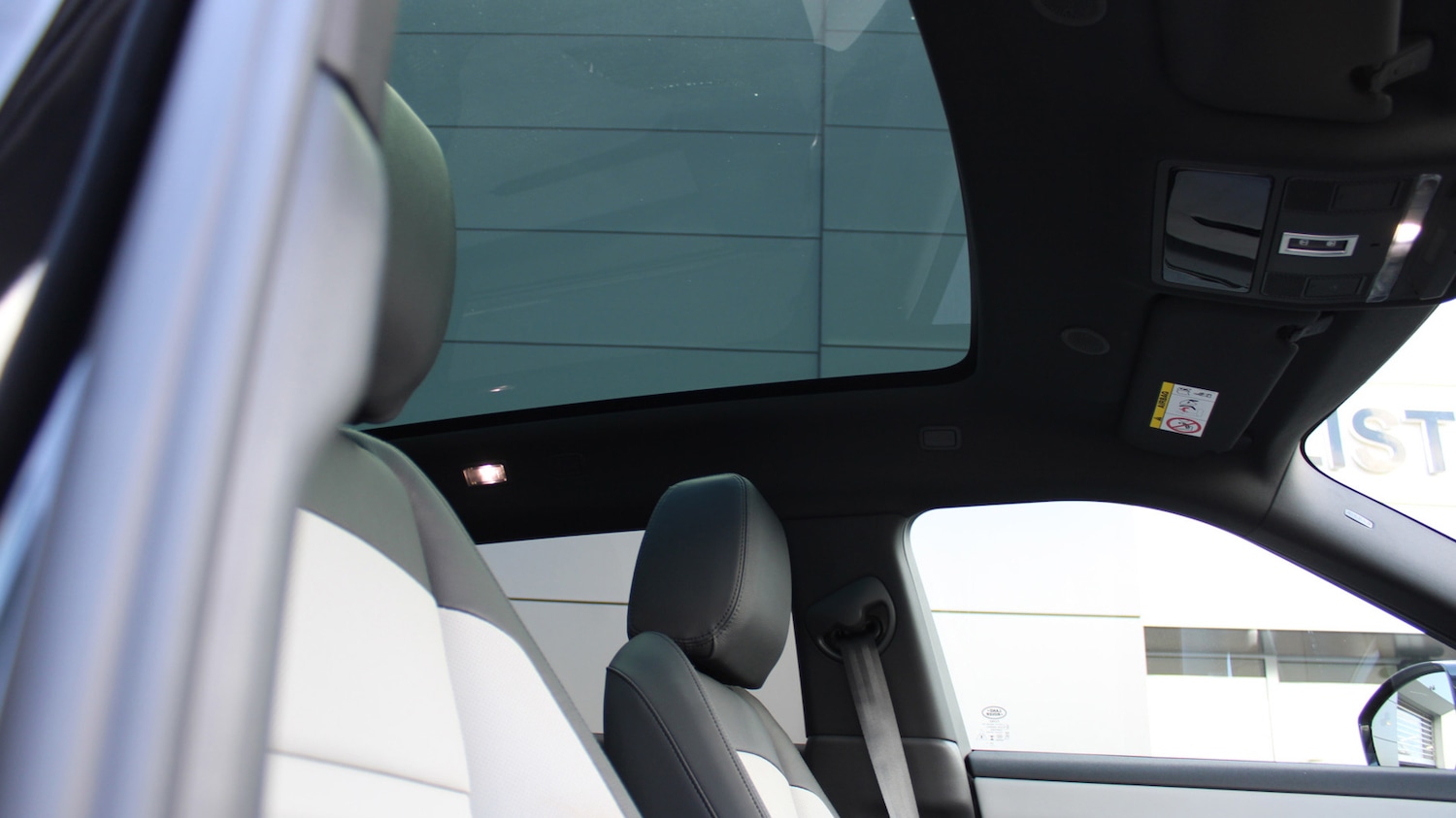 Used Land Rover Range Rover Evoque 2025 for sale - 76139716: Photo 33