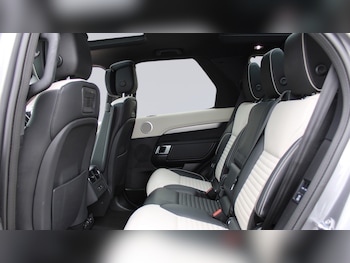 Used Land Rover Discovery 2021 for sale - 76216672: Photo