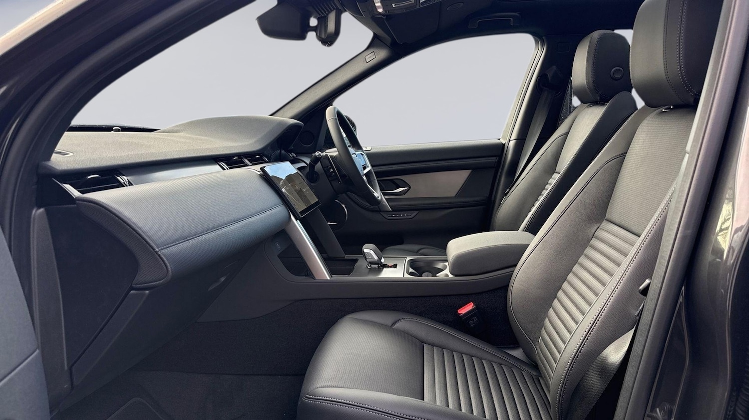 Used Land Rover Discovery Sport 2025 for sale - 76837678: Photo 3