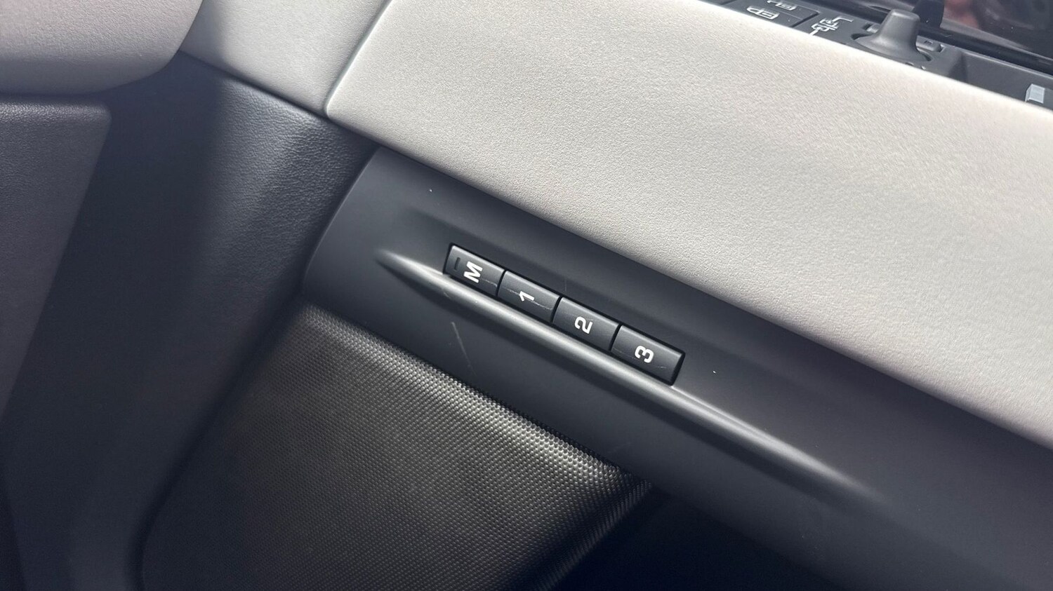 Used Land Rover Range Rover Evoque 2026 for sale - 78128759: Photo 25