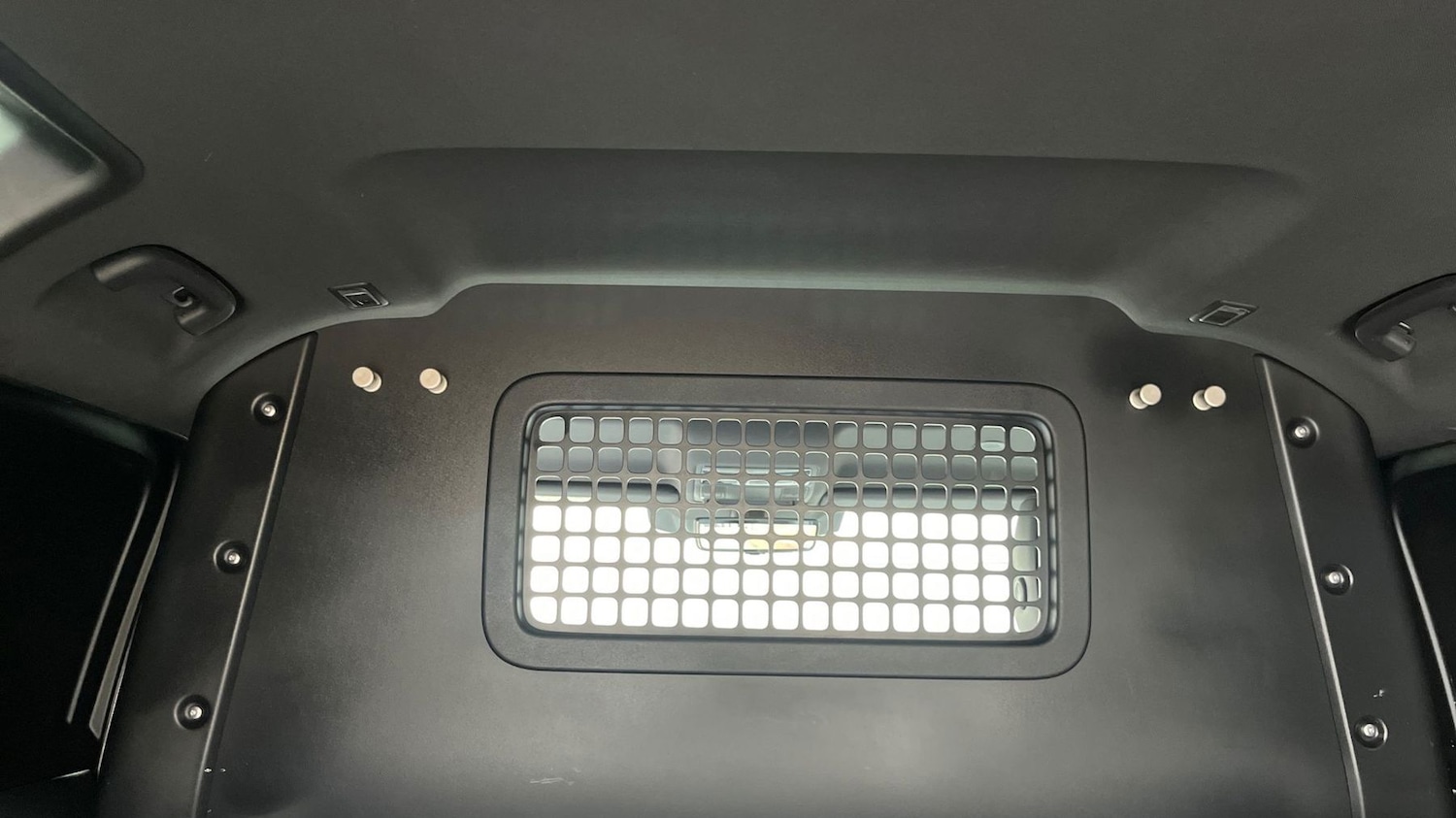 Used Land Rover Defender 2023 for sale - 76837650: Photo 18