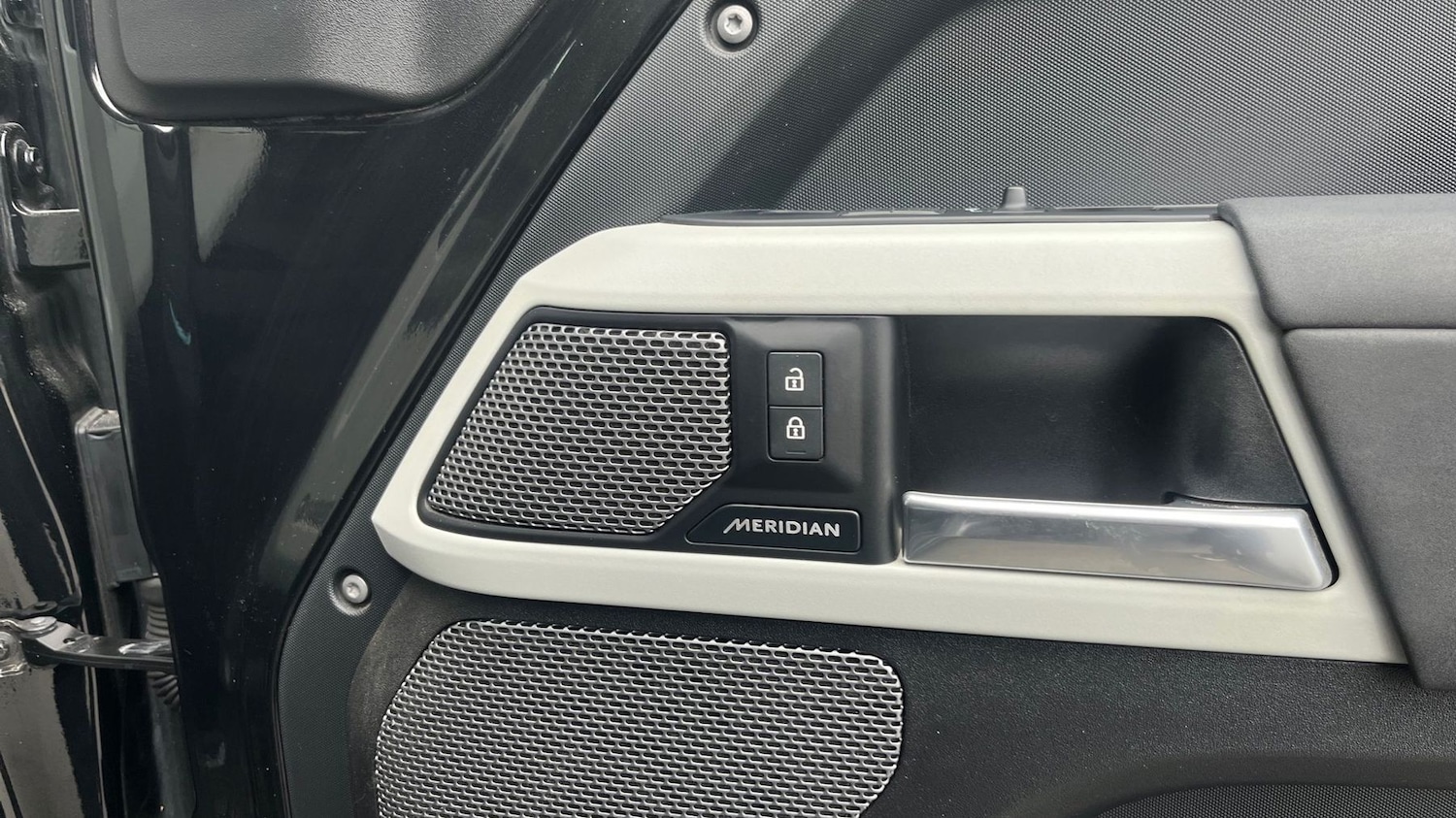 Used Land Rover Defender 2023 for sale - 76837650: Photo 23