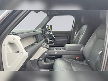 Used Land Rover Defender 2023 for sale - 76837650: Photo