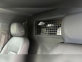 Used Land Rover Defender 2023 for sale - 76837650: Photo