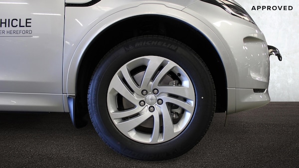 Used Land Rover Discovery Sport 2025 for sale - 74979508: Photo 8