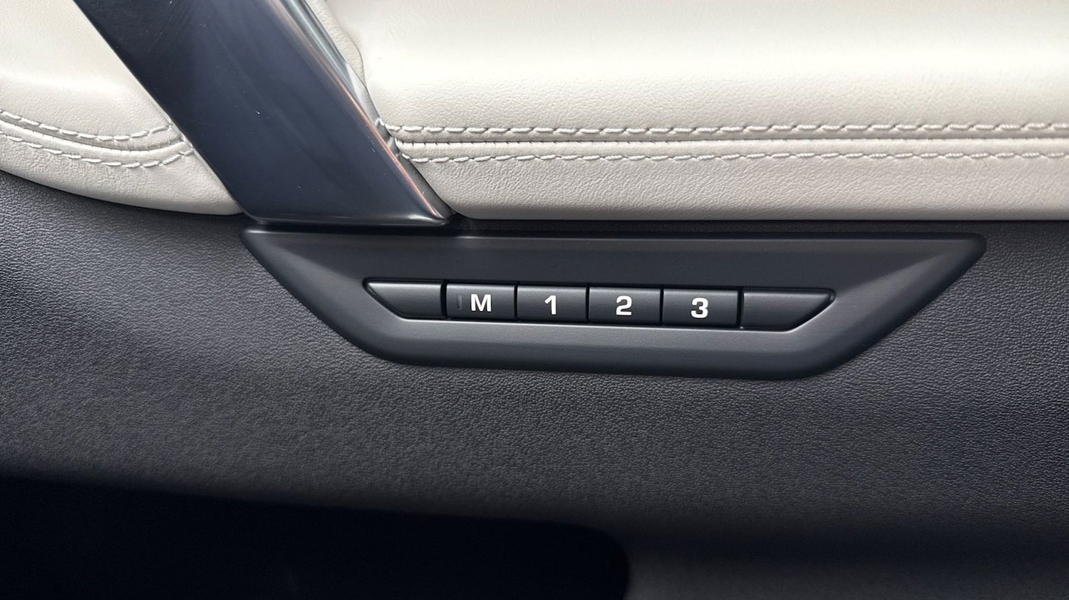 Used Land Rover Discovery Sport 2026 for sale - 77292924: Photo 25