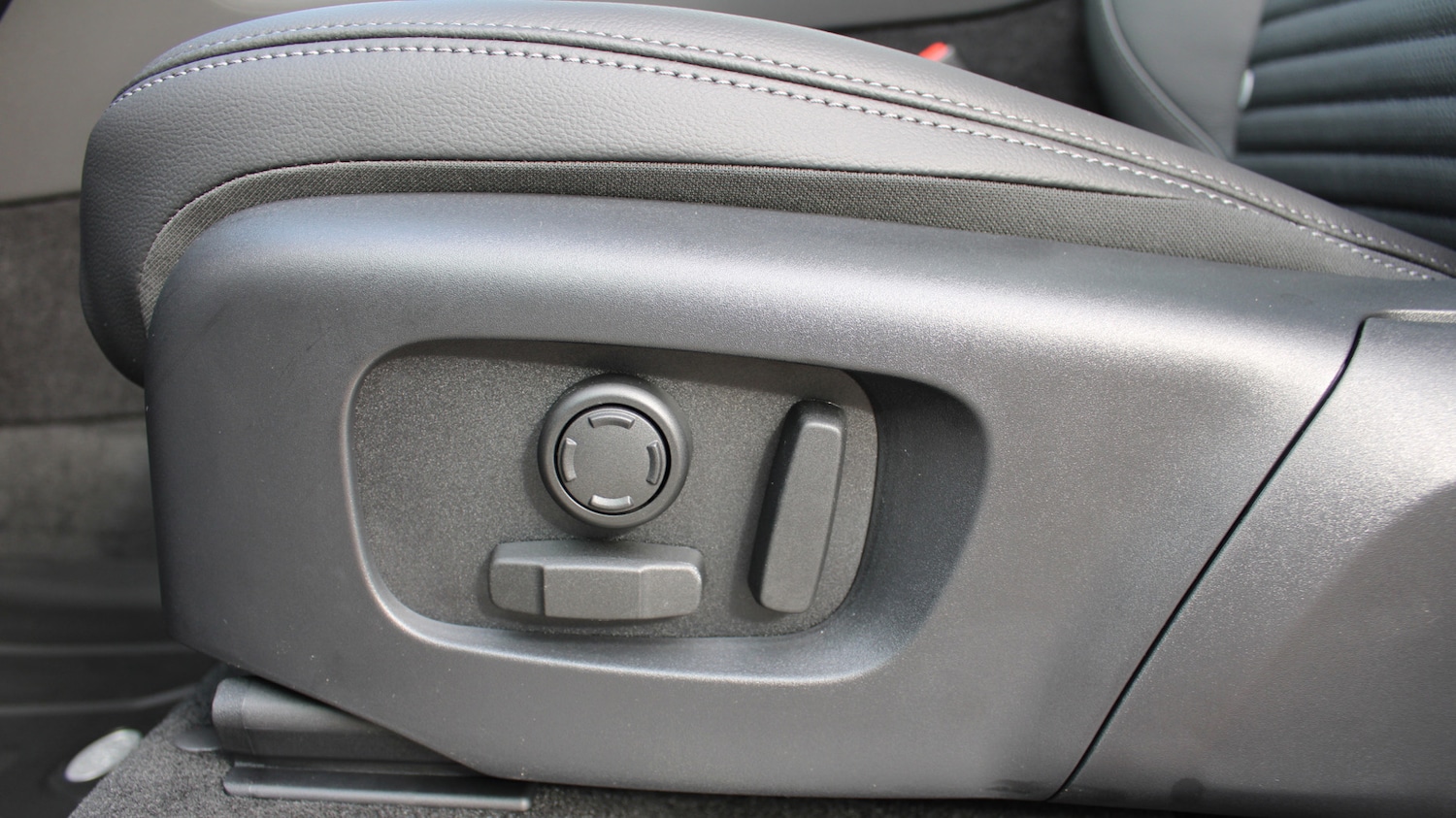 Used Land Rover Discovery Sport 2025 for sale - 76372382: Photo 28