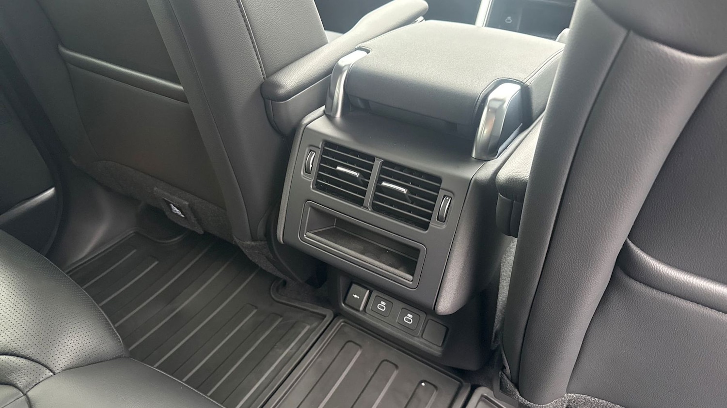 Used Land Rover Discovery 2026 for sale - 78102467: Photo 18