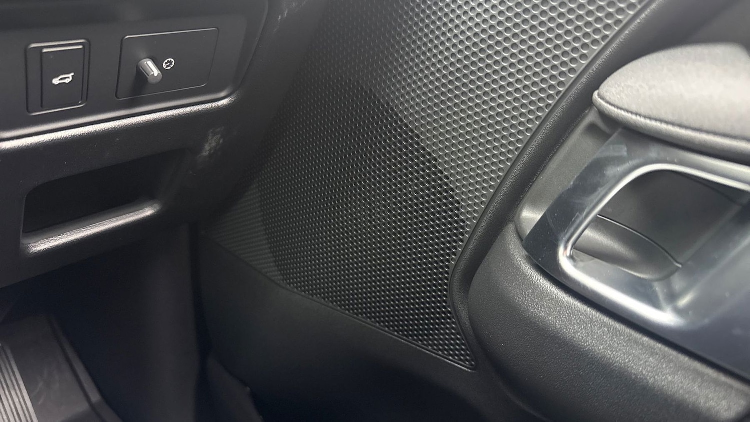 Used Land Rover Discovery 2026 for sale - 78102467: Photo 23