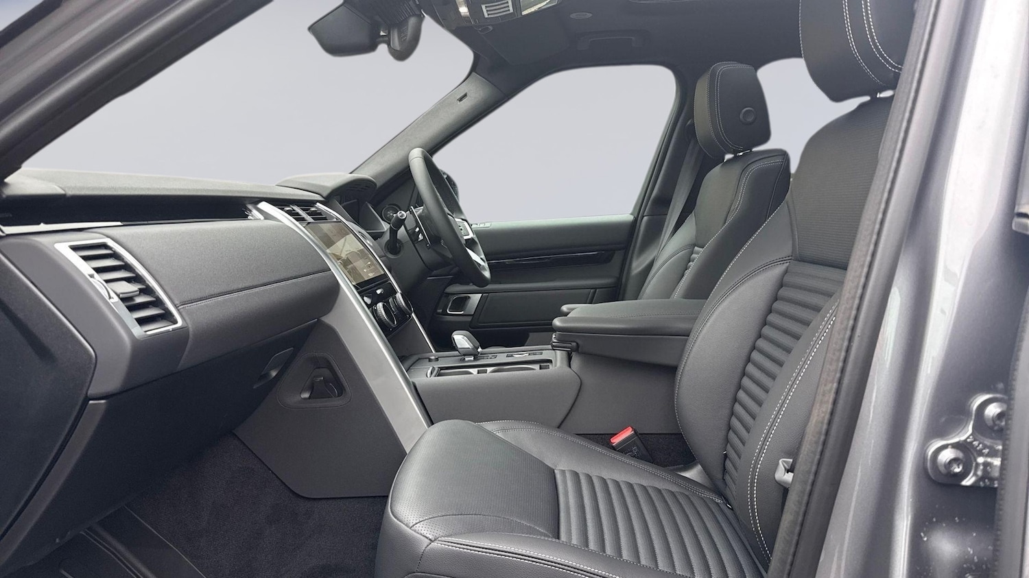 Used Land Rover Discovery 2026 for sale - 78102467: Photo 3