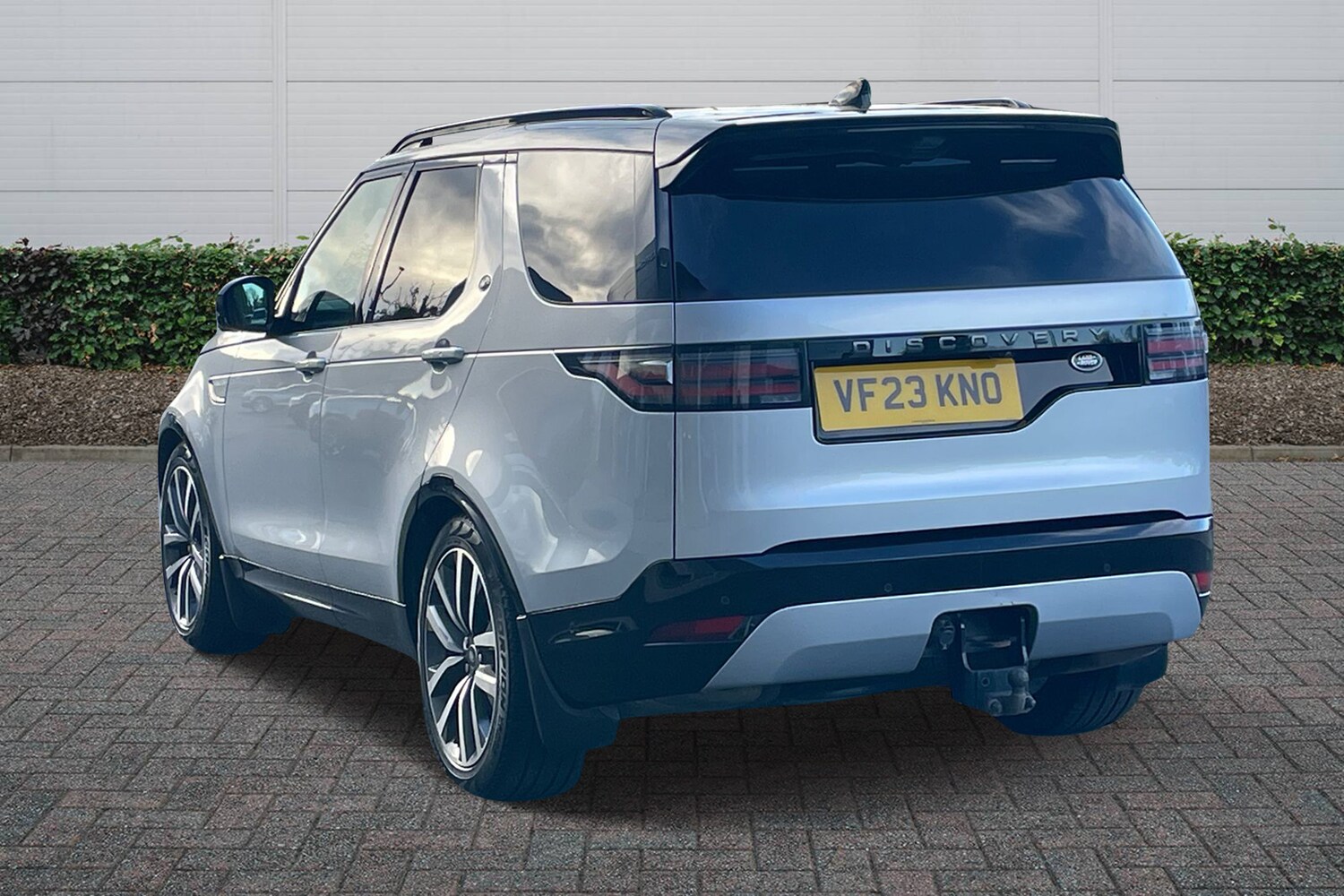 Used Land Rover Discovery 2023 for sale - 77926887: Photo 2