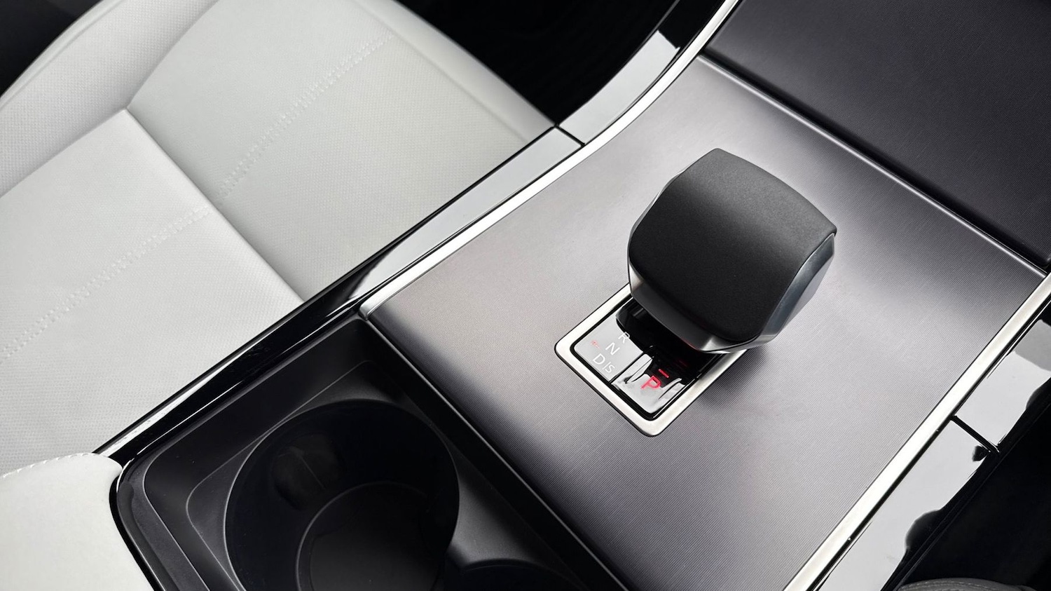 Used Land Rover Range Rover Velar 2026 for sale - 78102512: Photo 13