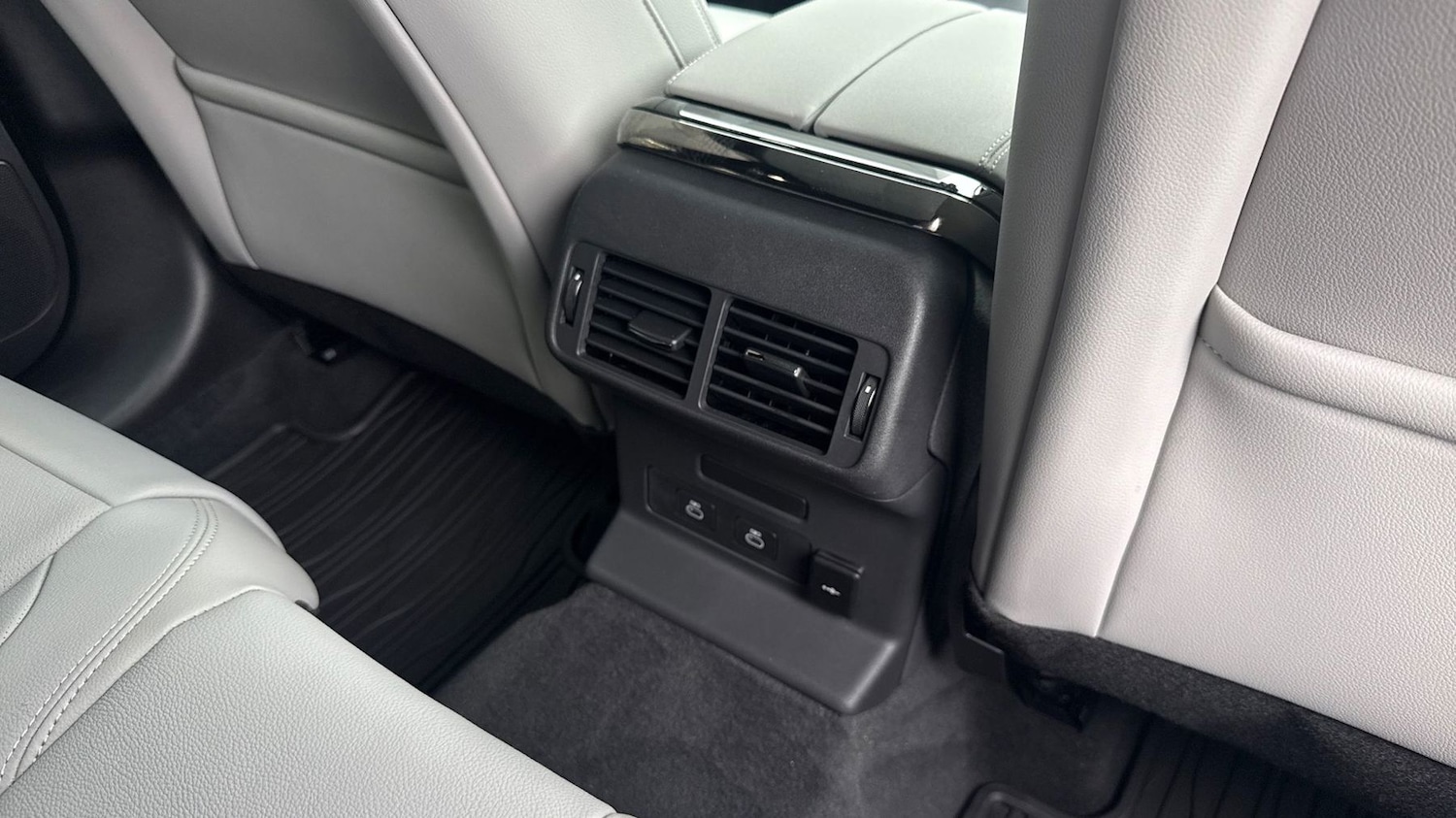 Used Land Rover Range Rover Velar 2026 for sale - 78102512: Photo 18