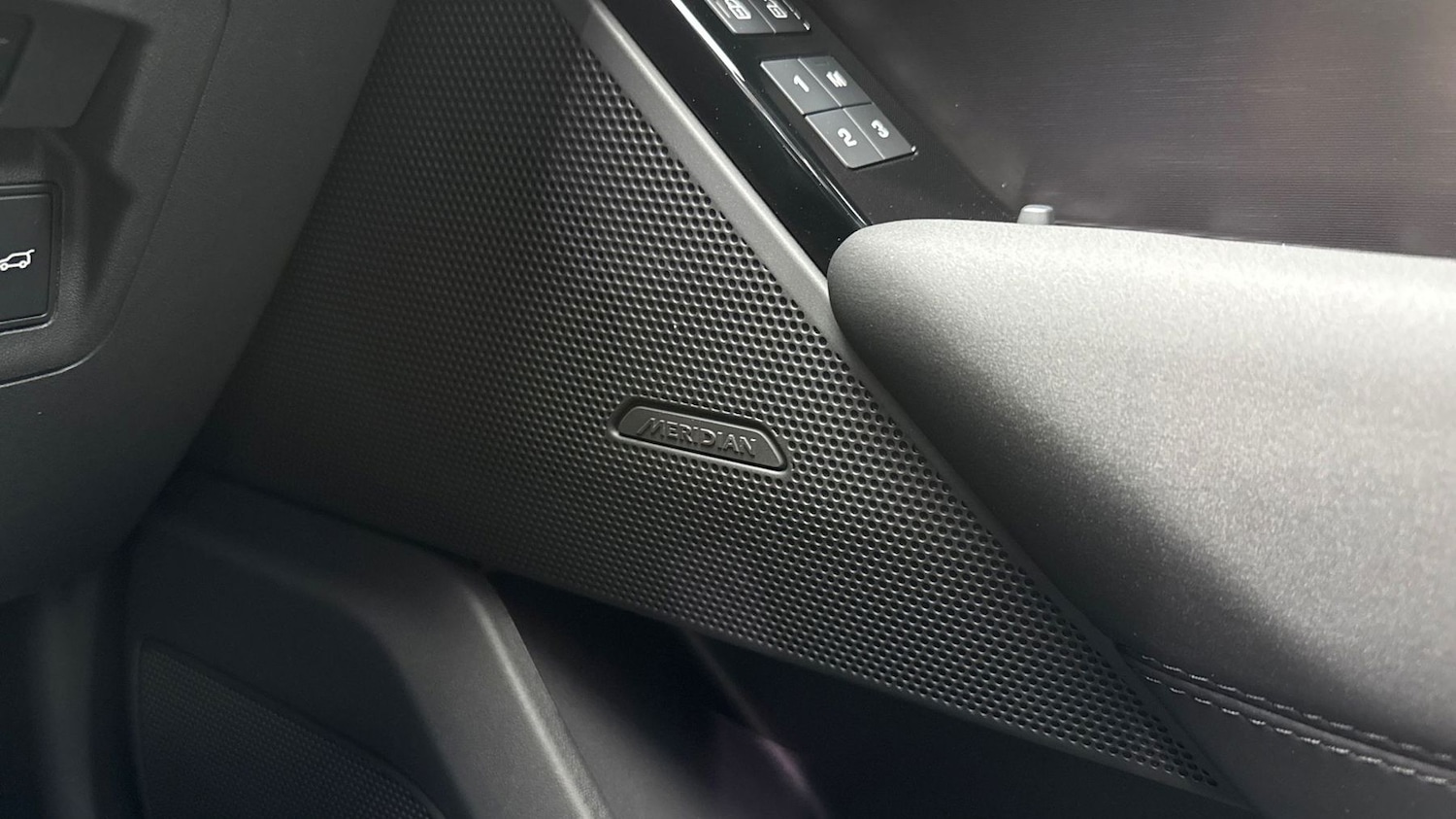 Used Land Rover Range Rover Velar 2026 for sale - 78102512: Photo 24