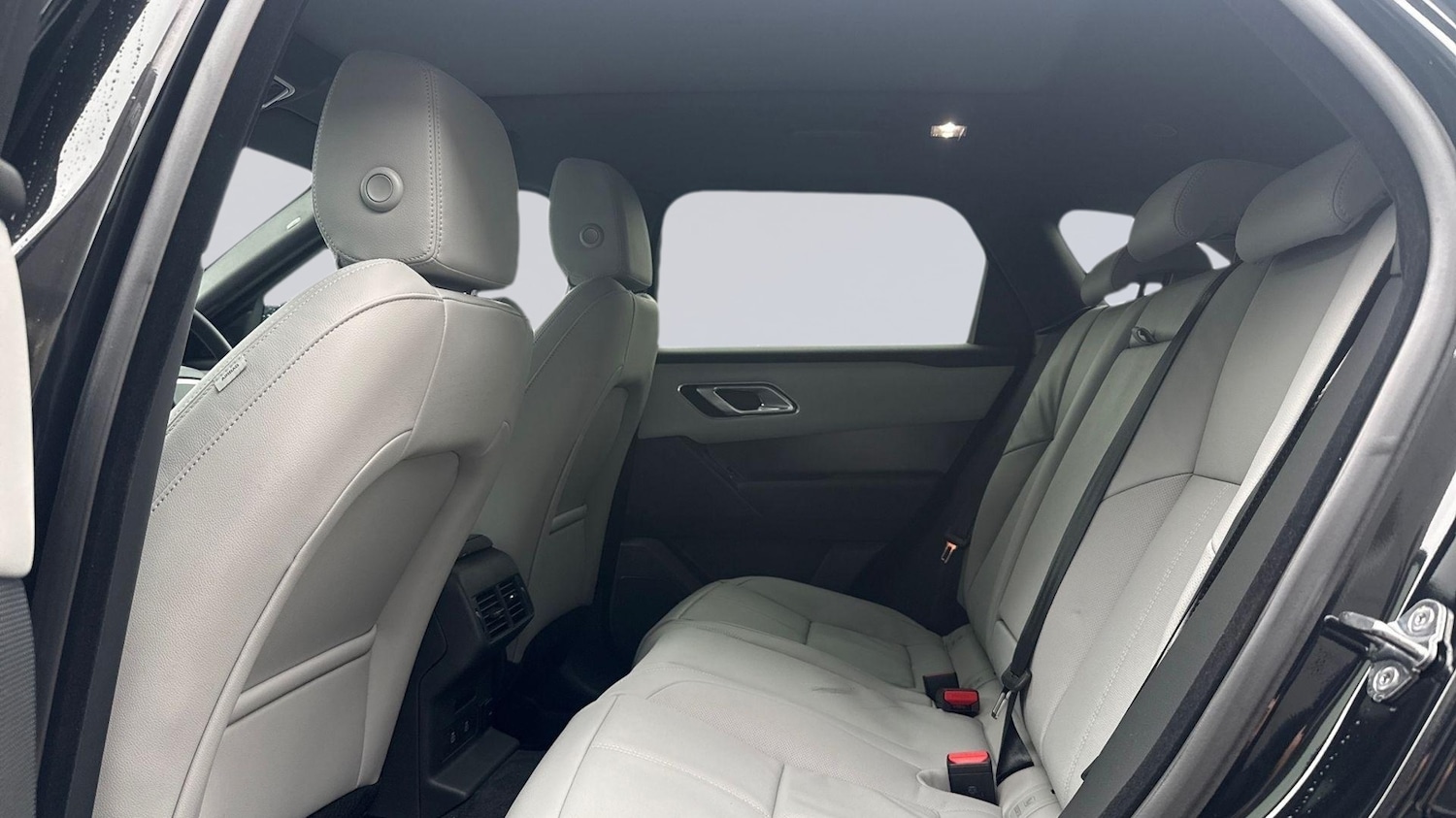 Used Land Rover Range Rover Velar 2026 for sale - 78102512: Photo 4