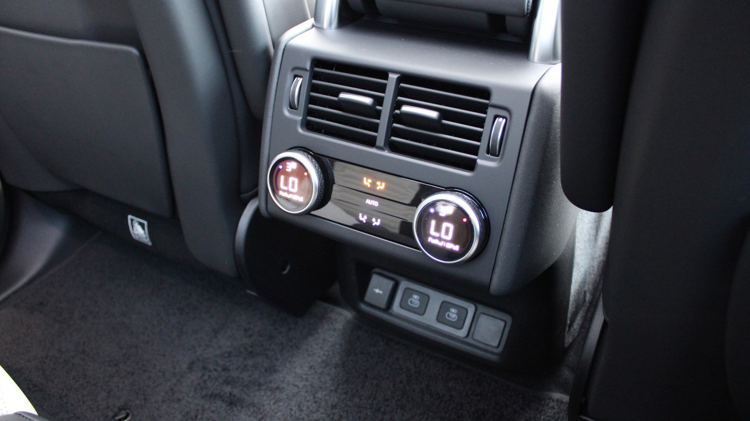 Used Land Rover Discovery 2025 for sale - 76372399: Photo 17