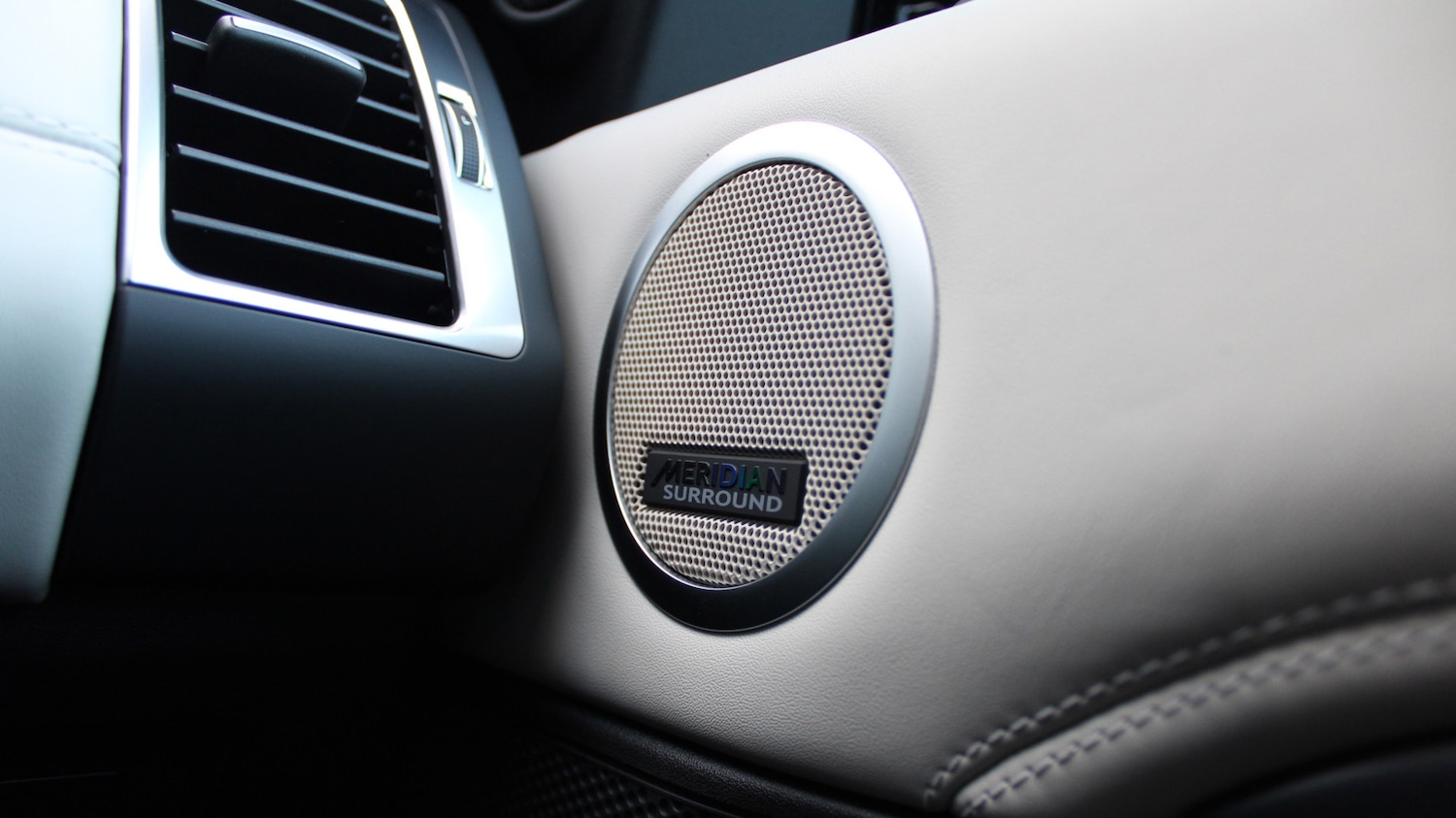 Used Land Rover Discovery 2025 for sale - 76372399: Photo 24