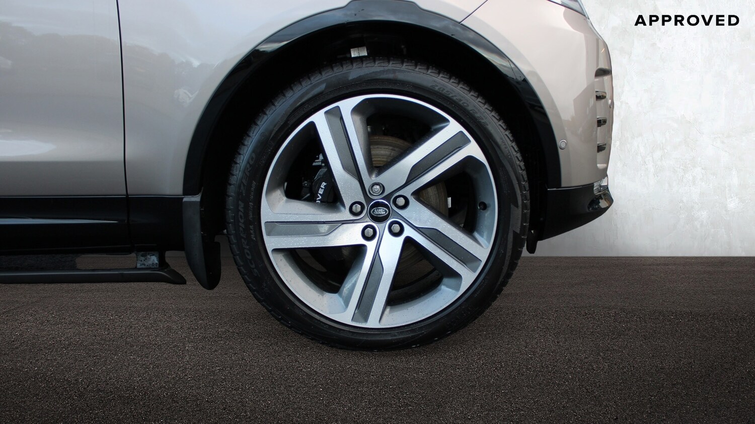 Used Land Rover Discovery 2025 for sale - 76372399: Photo 8