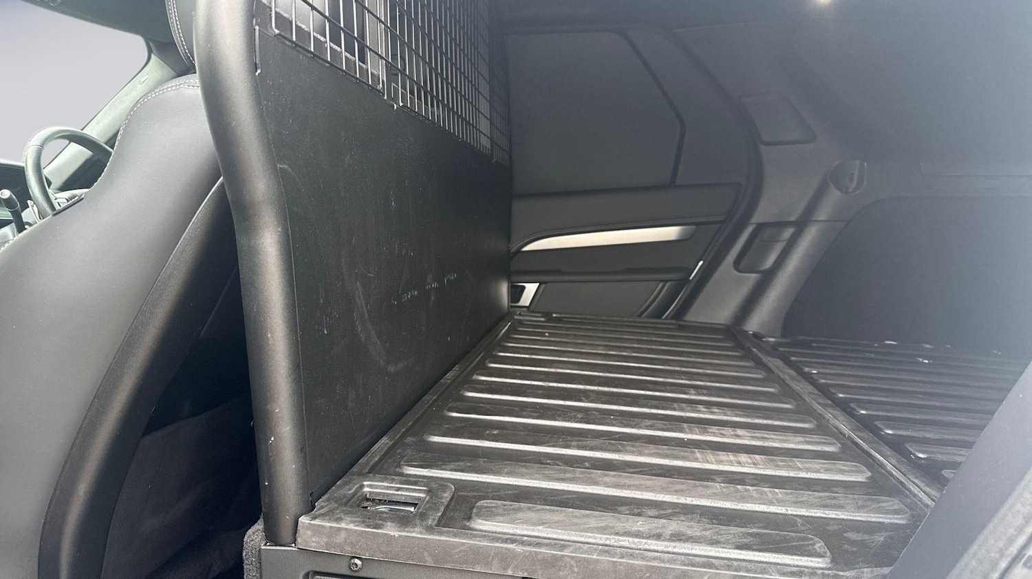 Used Land Rover Discovery 2023 for sale - 77321331: Photo 4