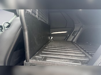 Used Land Rover Discovery 2023 for sale - 77321331: Photo