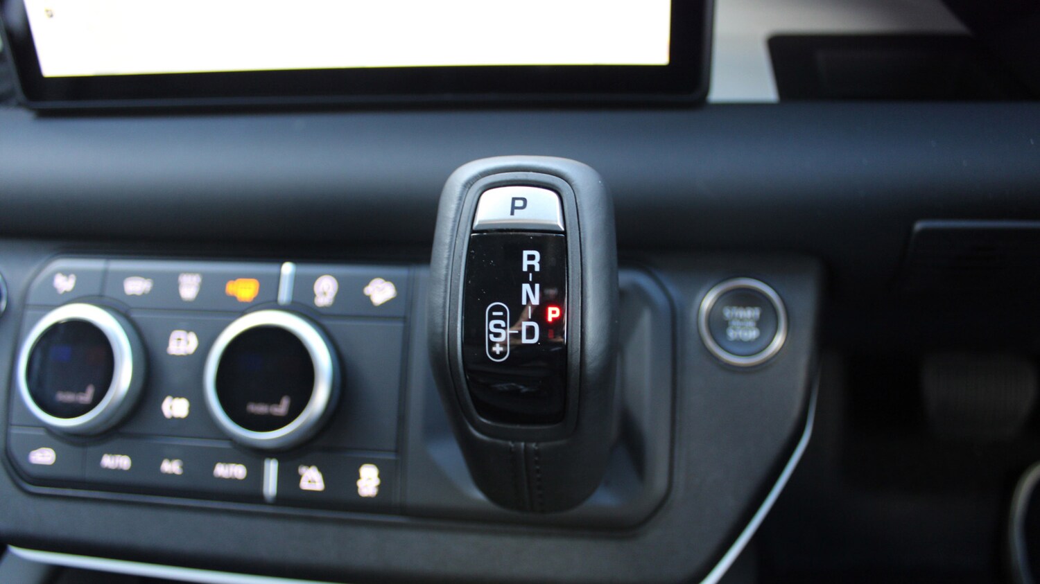 Used Land Rover Defender 90 2024 for sale - 76359800: Photo 12