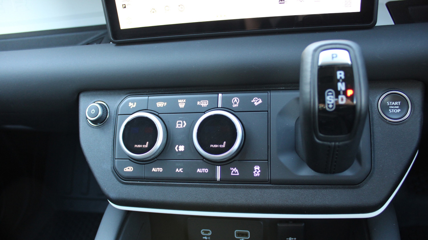 Used Land Rover Defender 90 2024 for sale - 76359800: Photo 19