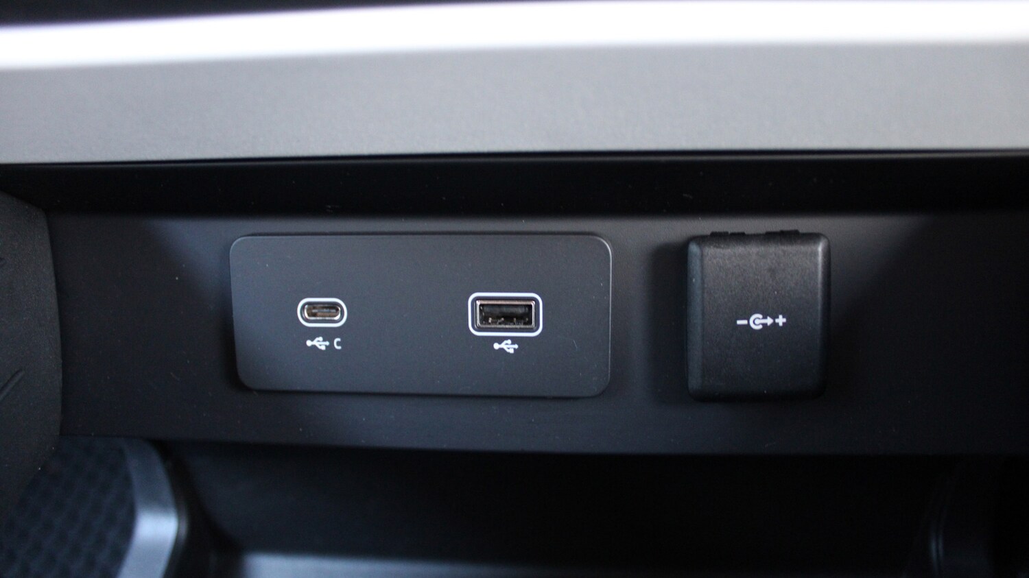 Used Land Rover Defender 90 2024 for sale - 76359800: Photo 24