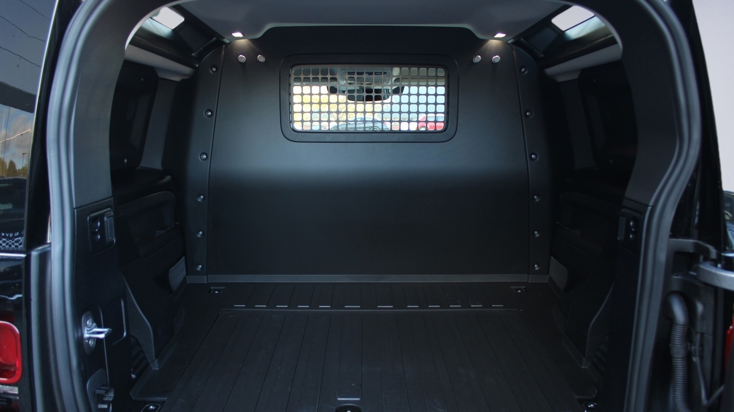 Used Land Rover Defender 90 2024 for sale - 76359800: Photo 9