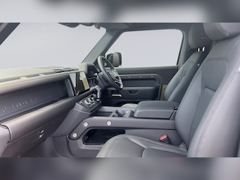 Used Land Rover Defender 90 2025 for sale - 79350304: Photo