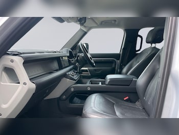 Used Land Rover Defender 2021 for sale - 78505836: Photo