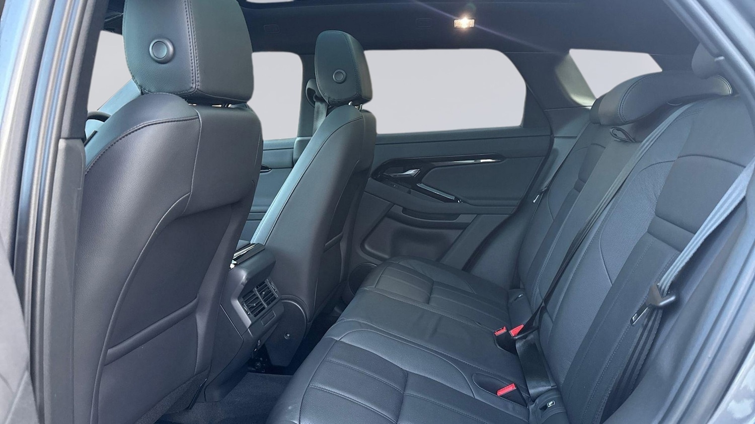 Used Land Rover Range Rover Evoque 2025 for sale - 76837694: Photo 4