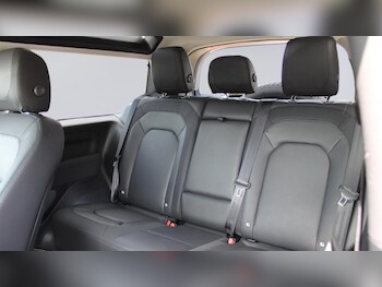 Used Land Rover Defender 2023 for sale - 75610309: Photo