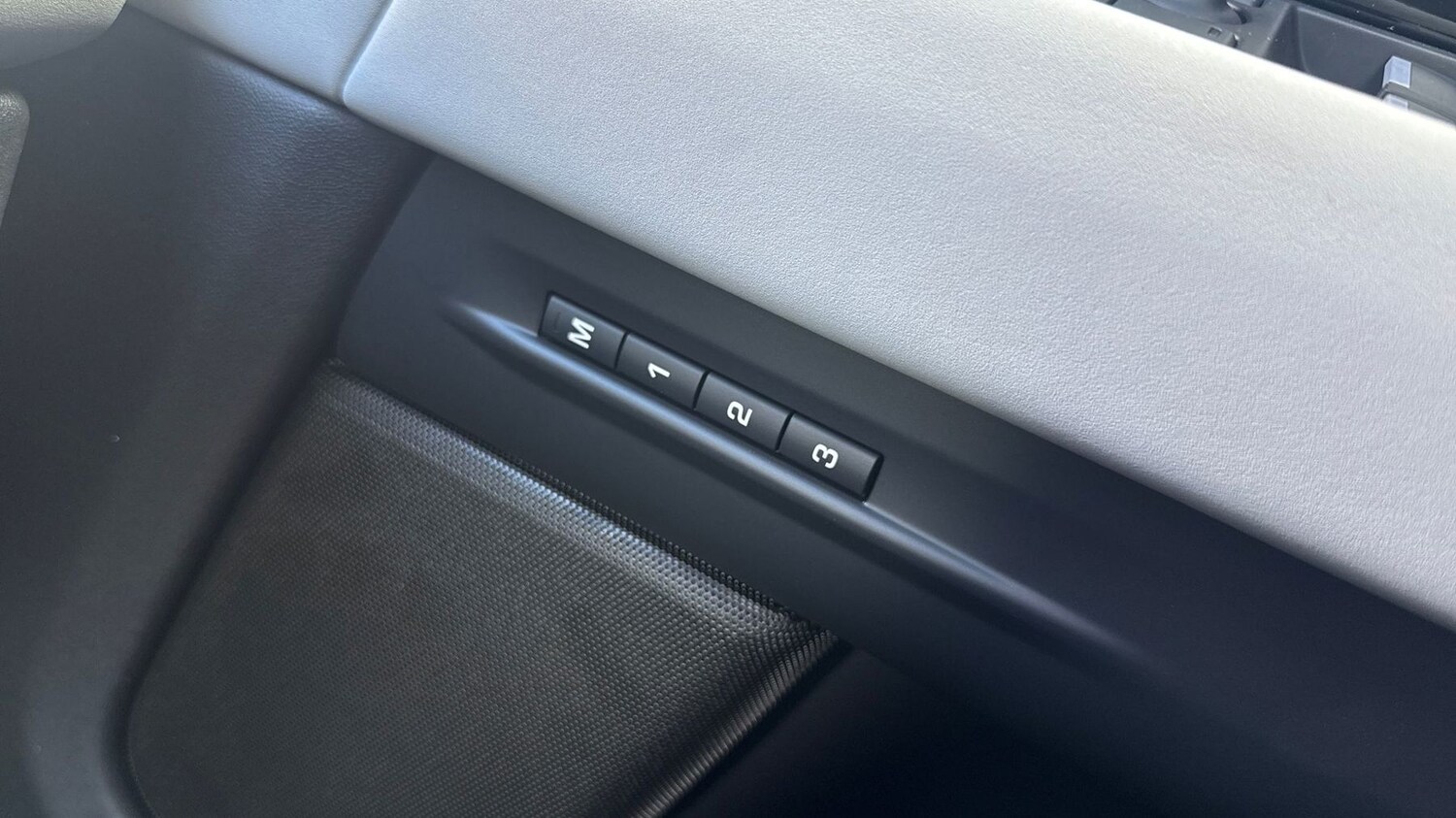 Used Land Rover Range Rover Evoque 2026 for sale - 78128776: Photo 25