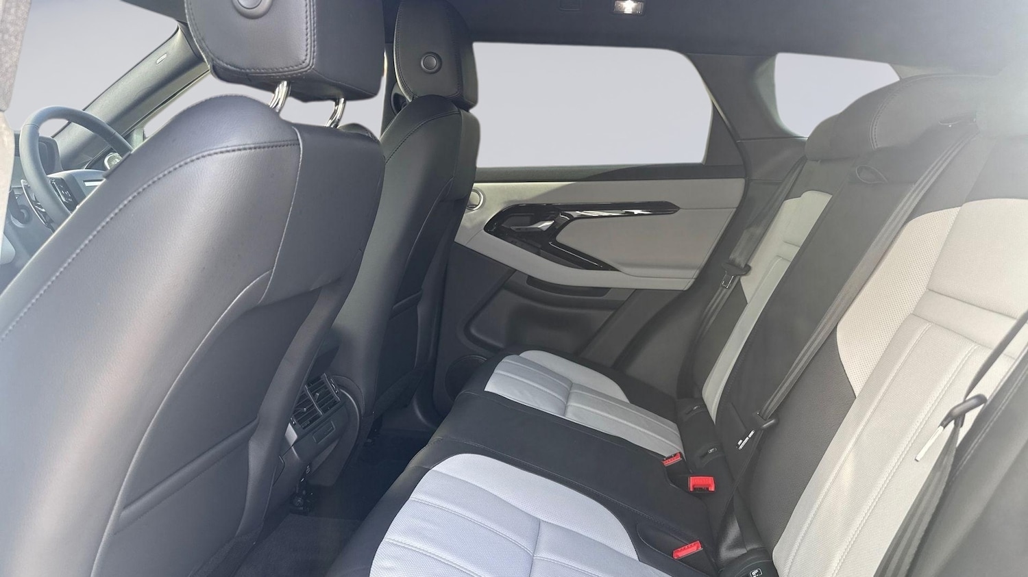 Used Land Rover Range Rover Evoque 2026 for sale - 78128776: Photo 4