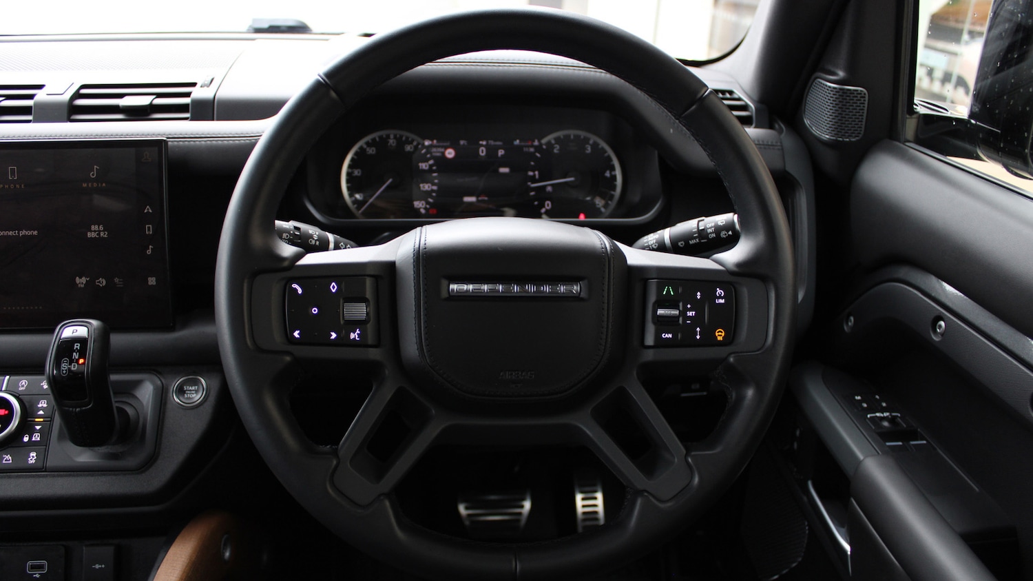 Used Land Rover Defender 2023 for sale - 76716725: Photo 15