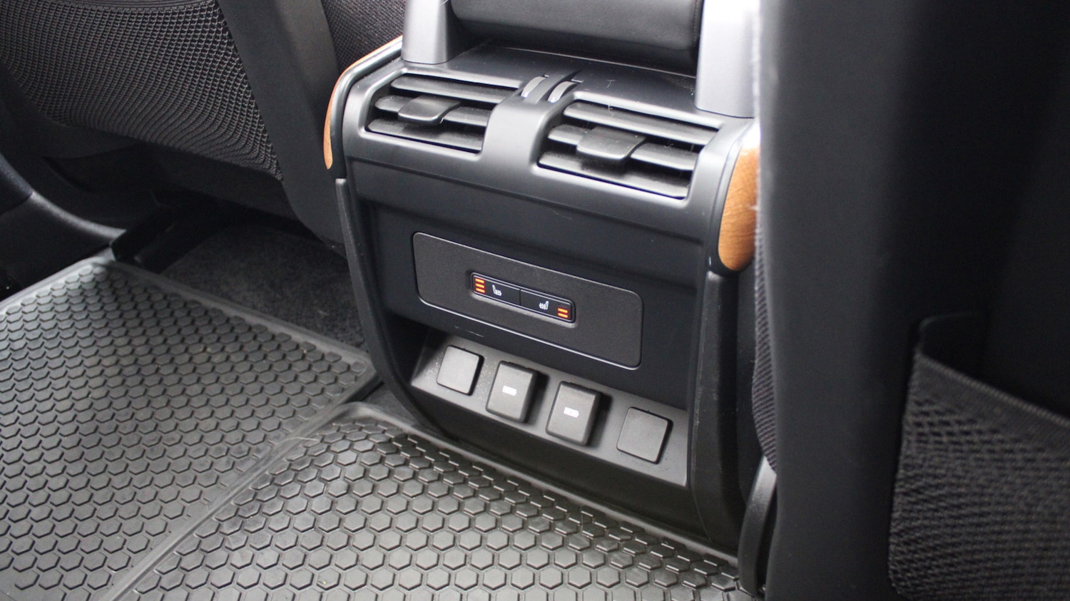 Used Land Rover Defender 2023 for sale - 76716725: Photo 18