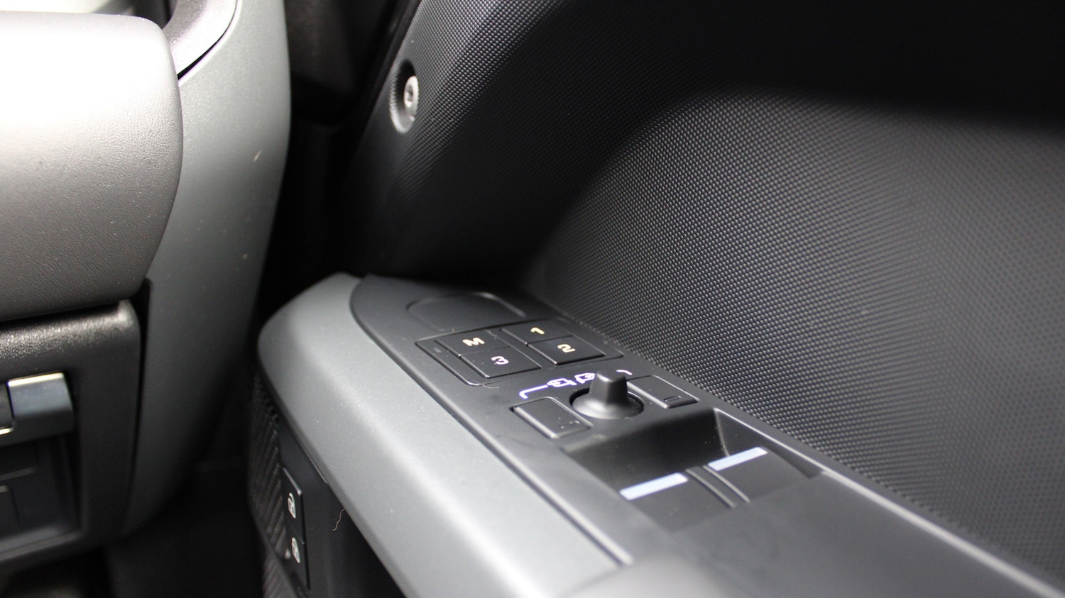 Used Land Rover Defender 2023 for sale - 76716725: Photo 24