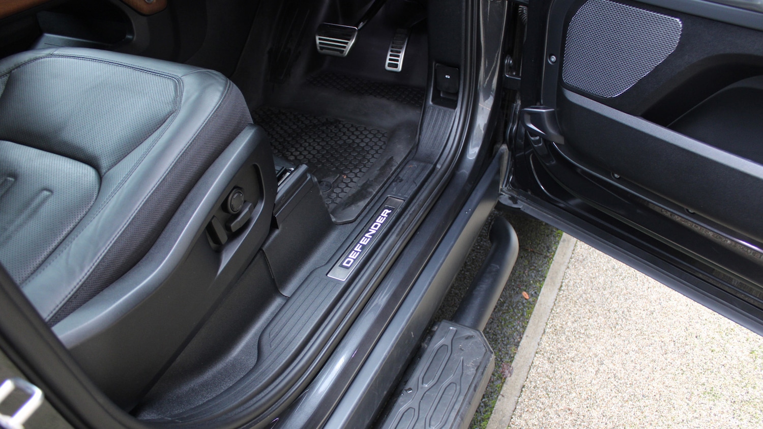 Used Land Rover Defender 2023 for sale - 76716725: Photo 25